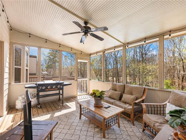 3926 Thompson Lake Drive, Buford, GA 30519