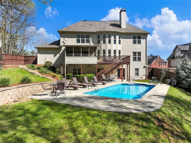 3926 Thompson Lake Drive, Buford, GA 30519