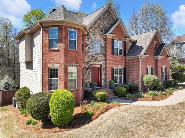 3926 Thompson Lake Drive, Buford, GA 30519