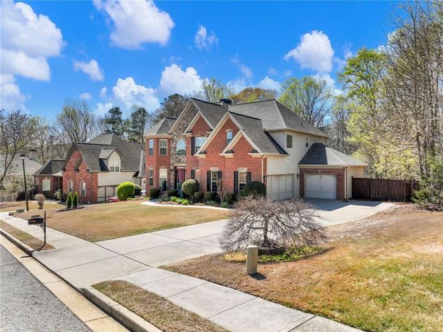 3926 Thompson Lake Drive, Buford, GA 30519