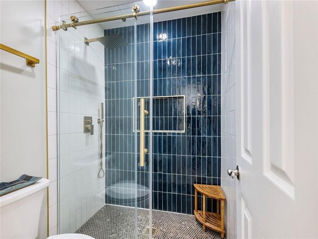 3926 Thompson Lake Drive, Buford, GA 30519