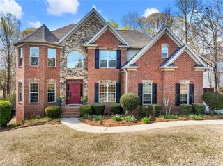 3926 Thompson Lake Drive, Buford, GA 30519