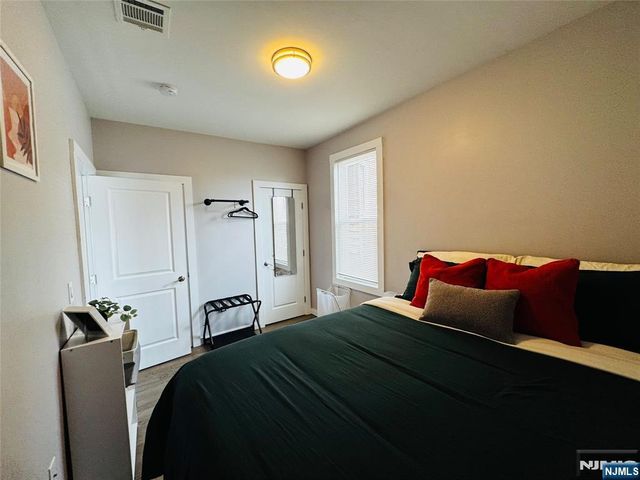 248 Prospect Avenue 2nd floor, Bayonne, NJ 07002