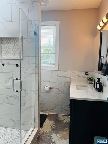 248 Prospect Avenue 2nd floor, Bayonne, NJ 07002