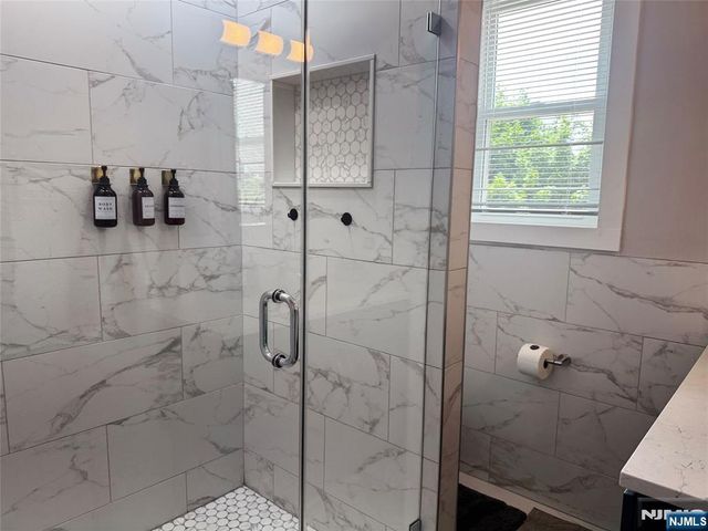 248 Prospect Avenue 2nd floor, Bayonne, NJ 07002