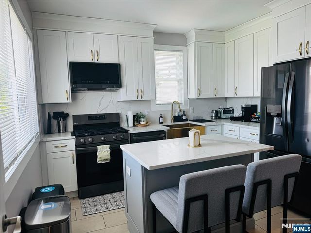 248 Prospect Avenue 2nd floor, Bayonne, NJ 07002