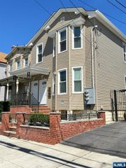 248 Prospect Avenue 2nd floor, Bayonne, NJ 07002