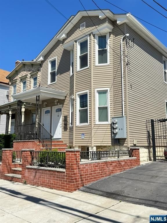 248 Prospect Avenue 2nd floor, Bayonne, NJ 07002