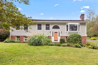 205 Hanover Road, Newtown, CT 06470