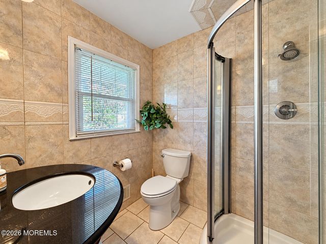 11 Glenmere Place, Old Bridge, NJ 08857