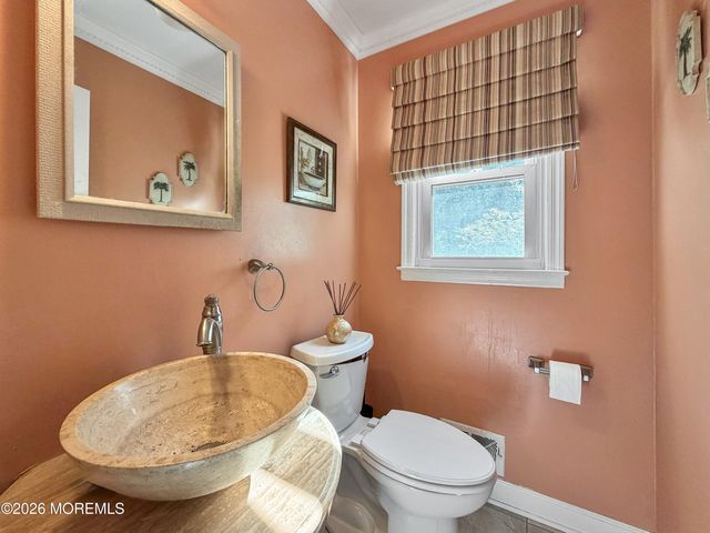 11 Glenmere Place, Old Bridge, NJ 08857