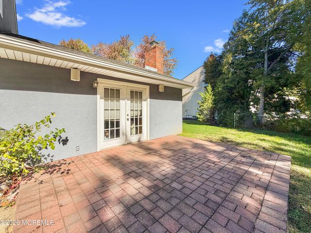 11 Glenmere Place, Old Bridge, NJ 08857