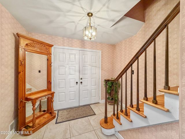 11 Glenmere Place, Old Bridge, NJ 08857
