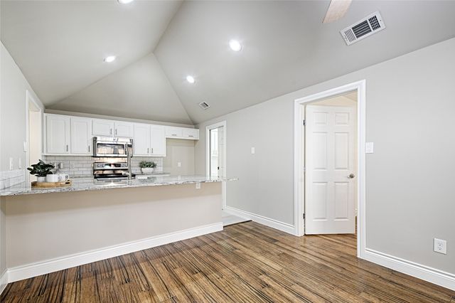 2831 Silverspring Road, Carrollton, TX 75006