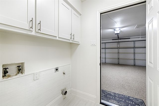 2831 Silverspring Road, Carrollton, TX 75006