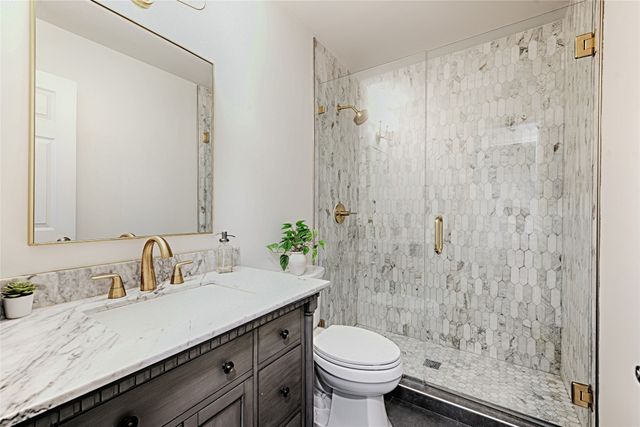 2831 Silverspring Road, Carrollton, TX 75006