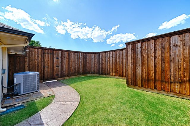 2831 Silverspring Road, Carrollton, TX 75006