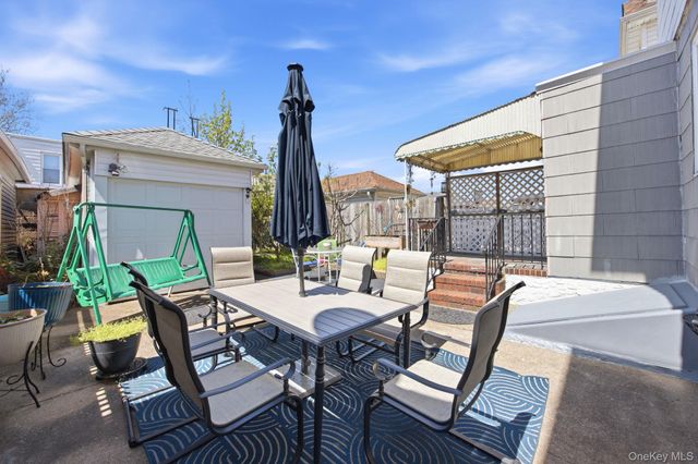 7824 86th Street, Glendale, NY 11385