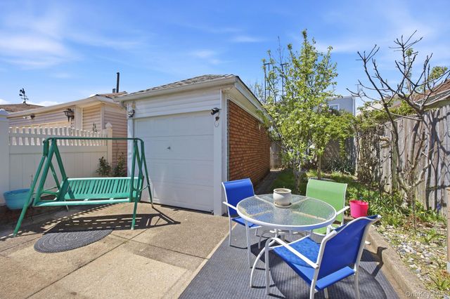 7824 86th Street, Glendale, NY 11385