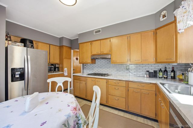 7824 86th Street, Glendale, NY 11385