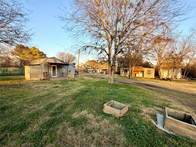336 Paddock Drive, Mabank, TX 75156
