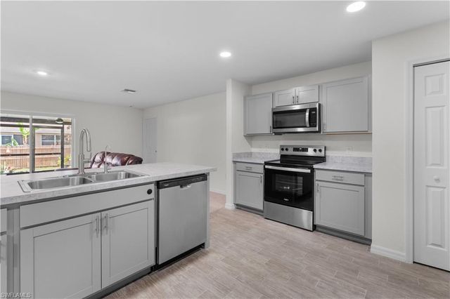 2706 9th ST SW, Lehigh Acres, FL 33976
