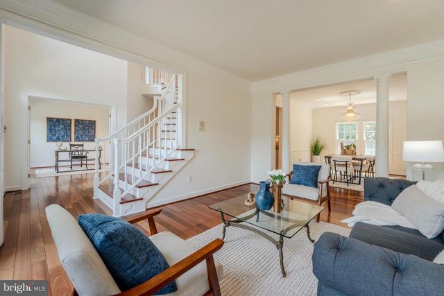 4907 ELSA CT, Fairfax, VA 22030
