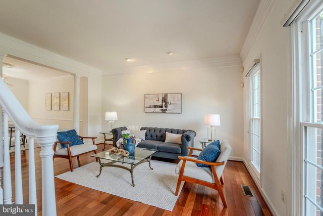 4907 ELSA CT, Fairfax, VA 22030