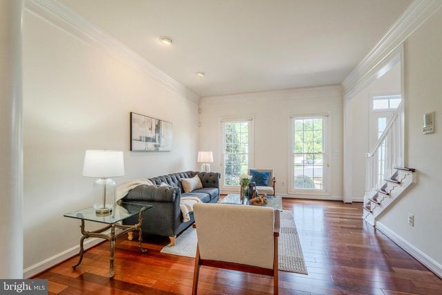 4907 ELSA CT, Fairfax, VA 22030