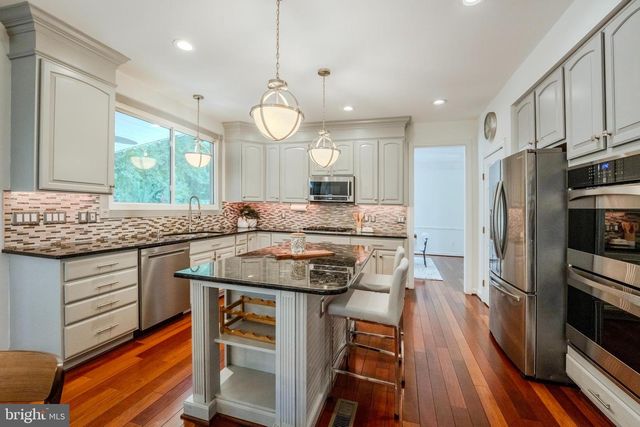 4907 ELSA CT, Fairfax, VA 22030