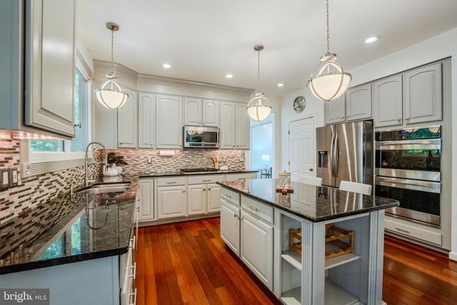 4907 ELSA CT, Fairfax, VA 22030