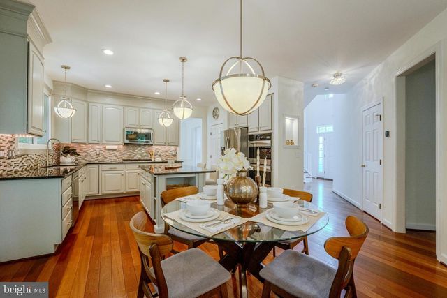 4907 ELSA CT, Fairfax, VA 22030
