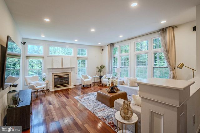4907 ELSA CT, Fairfax, VA 22030
