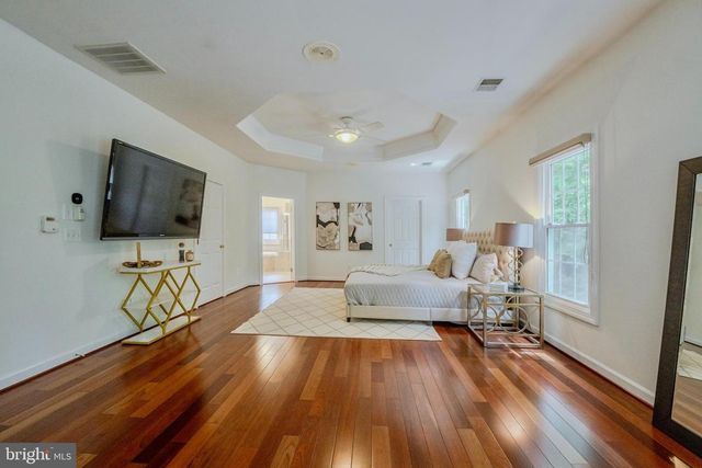 4907 ELSA CT, Fairfax, VA 22030