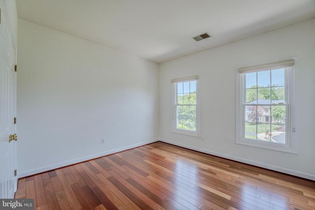 4907 ELSA CT, Fairfax, VA 22030