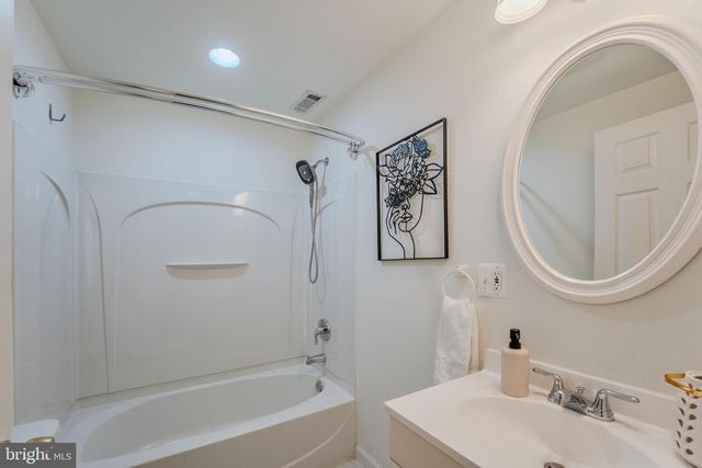 4907 ELSA CT, Fairfax, VA 22030