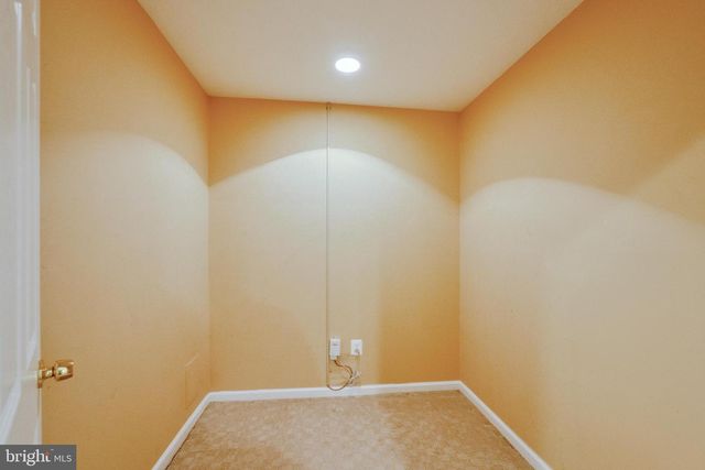 4907 ELSA CT, Fairfax, VA 22030
