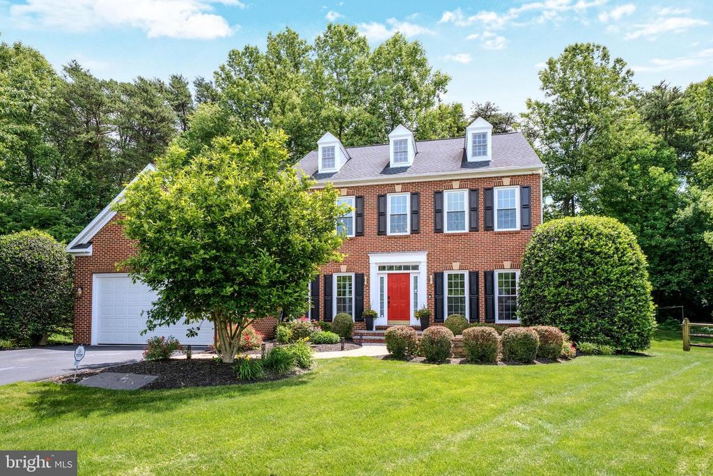 4907 ELSA CT, Fairfax, VA 22030