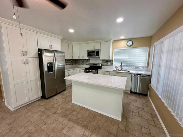 11377 Volans St, San Diego, CA 92126