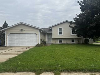 381 Cherry Wood Drive, Oregon, WI 53575