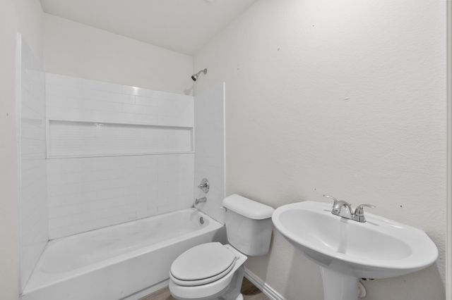 1317 Denver. Avenue, Fort Worth, TX 76164