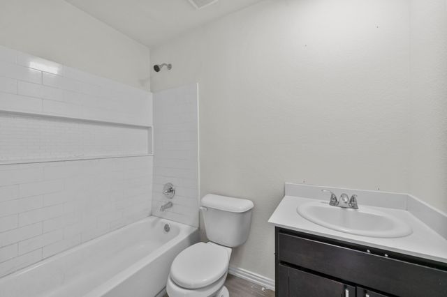 1317 Denver. Avenue, Fort Worth, TX 76164