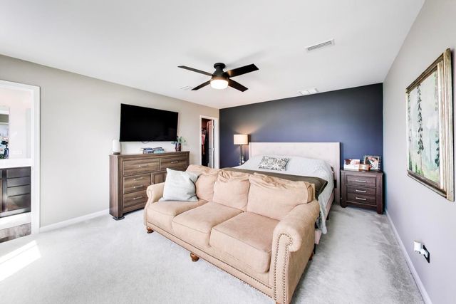 470 E Meadowdale Circle, Hampshire, IL 60140