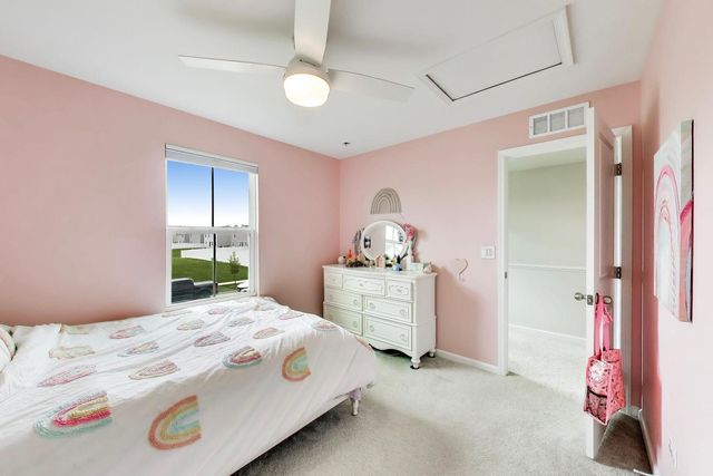 470 E Meadowdale Circle, Hampshire, IL 60140