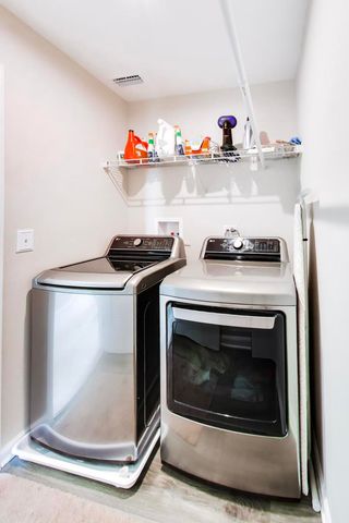 470 E Meadowdale Circle, Hampshire, IL 60140