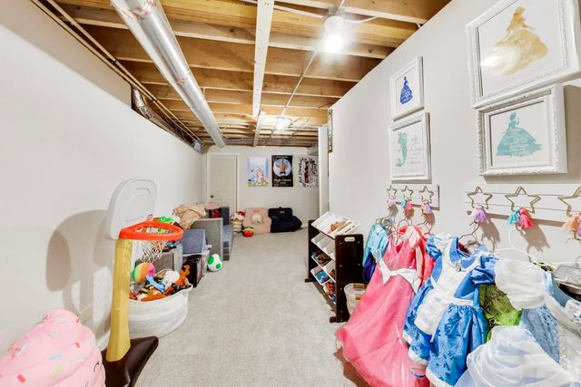 470 E Meadowdale Circle, Hampshire, IL 60140