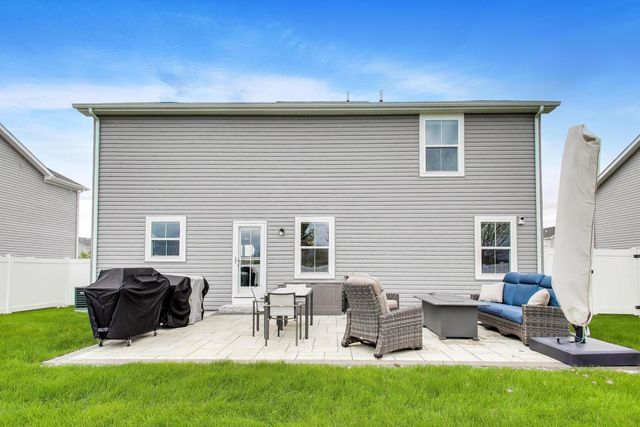 470 E Meadowdale Circle, Hampshire, IL 60140
