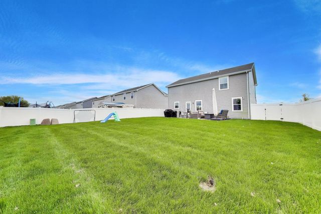 470 E Meadowdale Circle, Hampshire, IL 60140