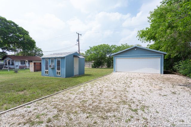 229 Weathercock Lane, Windcrest, TX 78239