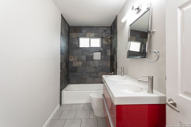 229 Weathercock Lane, Windcrest, TX 78239